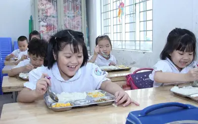Đề xuất miễn thuế thu nhập doanh nghiệp cho đơn vị cung cấp suất ăn trường học nhằm nâng cao chất lượng bữa ăn học đường