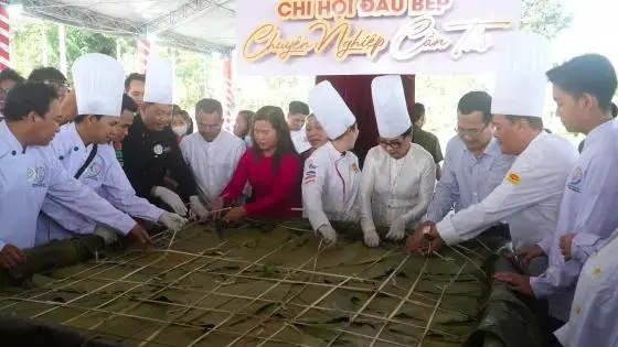 Lễ hội Bánh dân gian Nam Bộ: Chiêm ngưỡng chiếc bánh chưng khổng lồ nặng 1,6 tấn