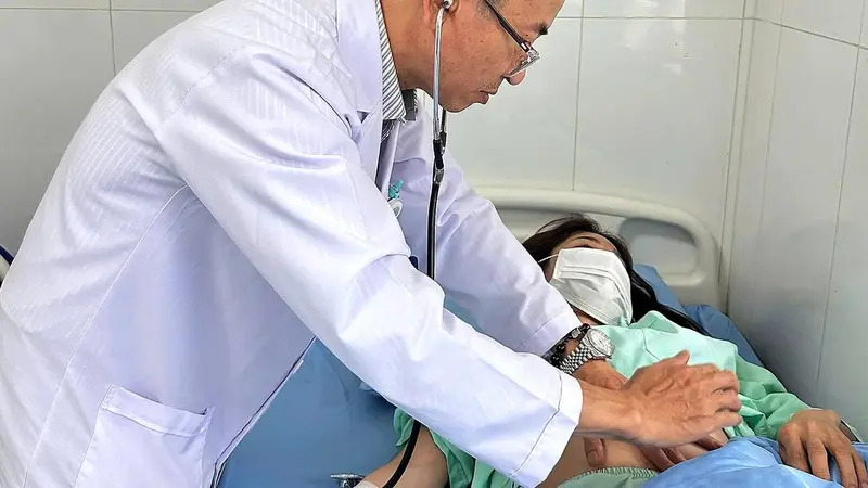 Bộ Y tế chỉ đạo khẩn cấp vụ 84 người nhập viện nghi ngộ độc bánh mì tại Lâm Đồng