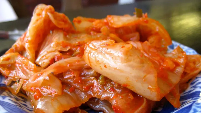 Phát hiện mới: Lợi khuẩn từ kim chi có khả năng hỗ trợ đào thải vi nhựa khỏi cơ thể
