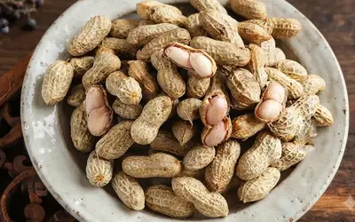 Lợi ích sức khỏe và bí quyết bổ sung lạc luộc vào thực đơn bữa sáng