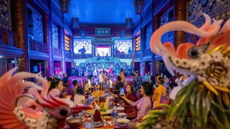 Trải nghiệm văn hóa và ẩm thực cung đình tại 'Dạ yến Hoàng cung' Huế