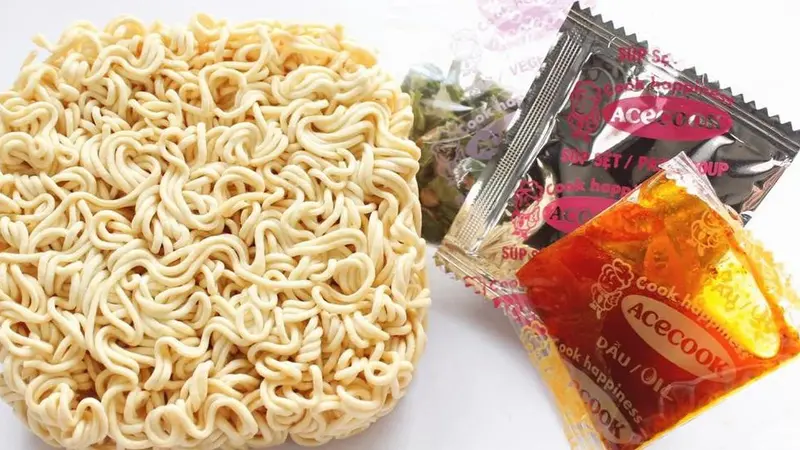 Giải mã quy trình sản xuất và chất lượng các gói gia vị trong mì ăn liền
