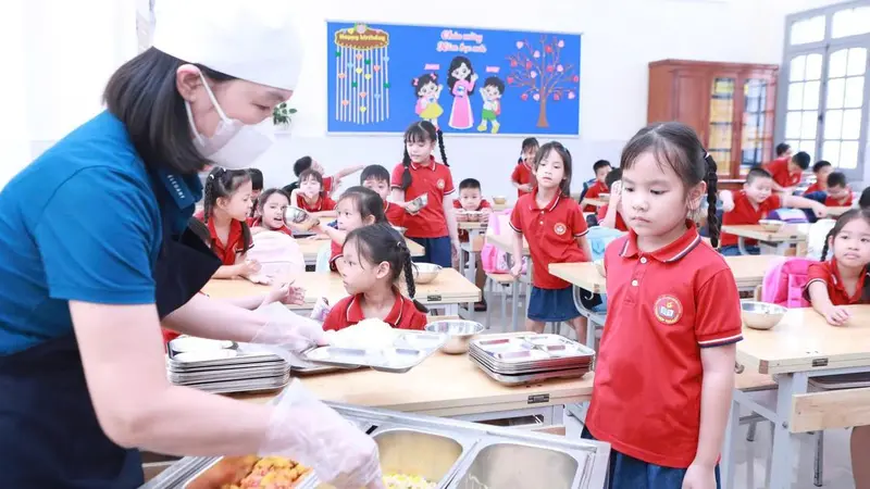 Phụ huynh Hà Nội trăn trở về chất lượng bữa ăn bán trú: Công khai thôi là chưa đủ